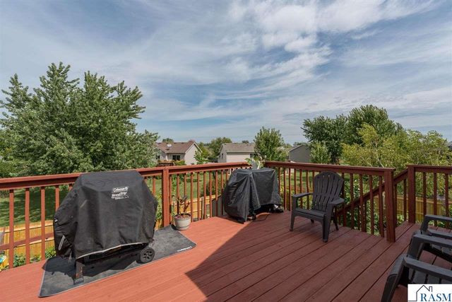 208 Cypress Drive, Mankato, MN 56001