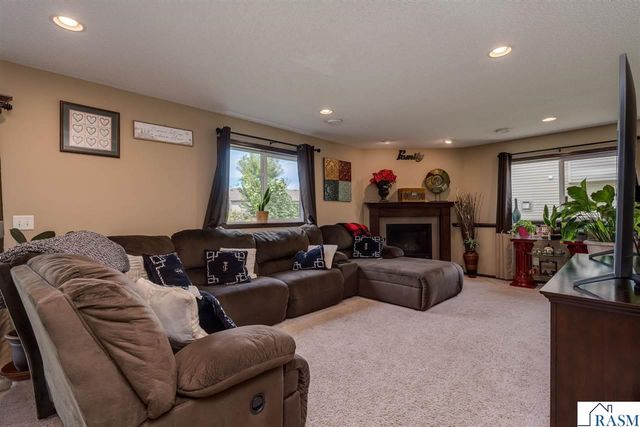 208 Cypress Drive, Mankato, MN 56001