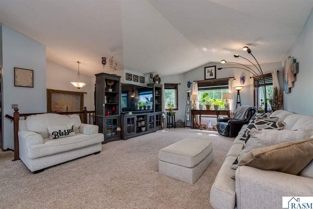 208 Cypress Drive, Mankato, MN 56001