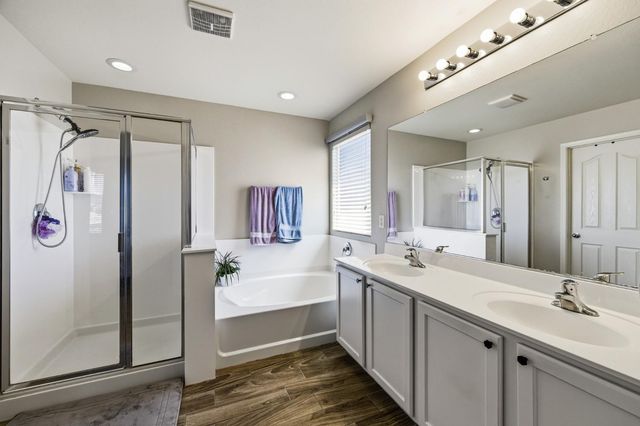2220 E Flintlock Drive, Gilbert, AZ 85298