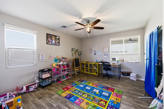 2220 E Flintlock Drive, Gilbert, AZ 85298