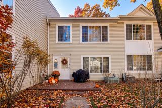 29 N Macgillis Drive 23-3, Round Lake, IL 60073