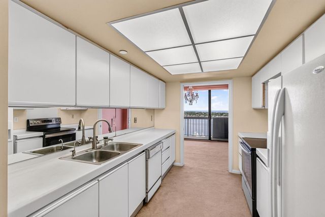 123 Lakeshore Drive 1945, North Palm Beach, FL 33408