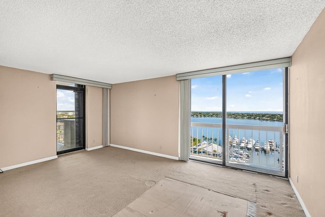 123 Lakeshore Drive 1945, North Palm Beach, FL 33408