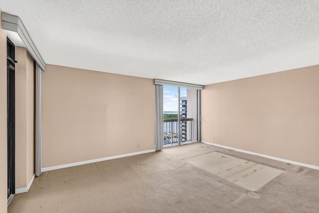 123 Lakeshore Drive 1945, North Palm Beach, FL 33408