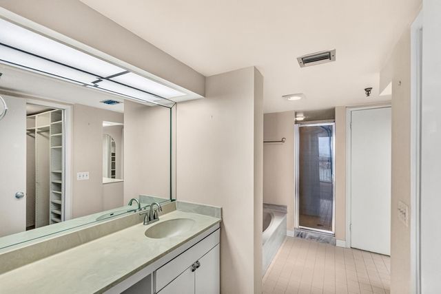 123 Lakeshore Drive 1945, North Palm Beach, FL 33408
