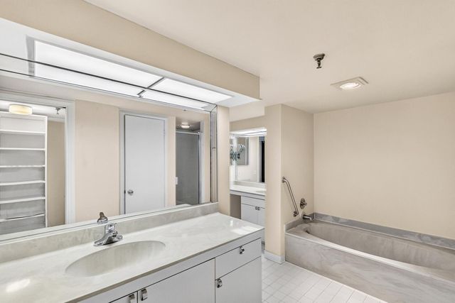123 Lakeshore Drive 1945, North Palm Beach, FL 33408