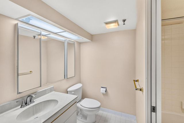 123 Lakeshore Drive 1945, North Palm Beach, FL 33408