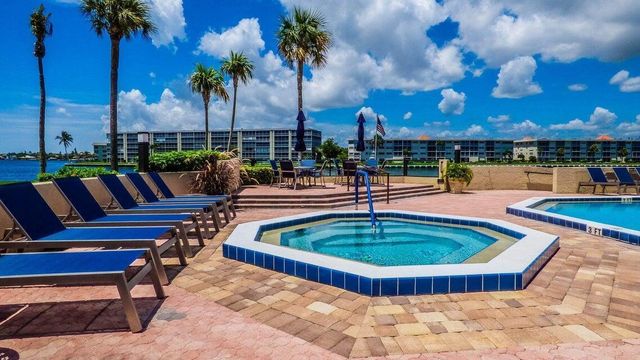 123 Lakeshore Drive 1945, North Palm Beach, FL 33408