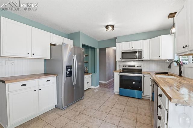 7225 Caballero Avenue, Colorado Springs, CO 80911