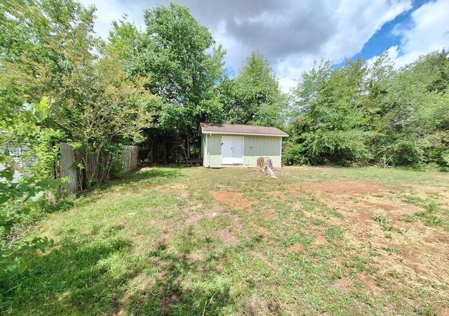 108 County Road 621, Etowah, TN 37331