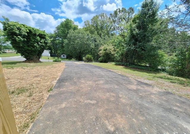 108 County Road 621, Etowah, TN 37331