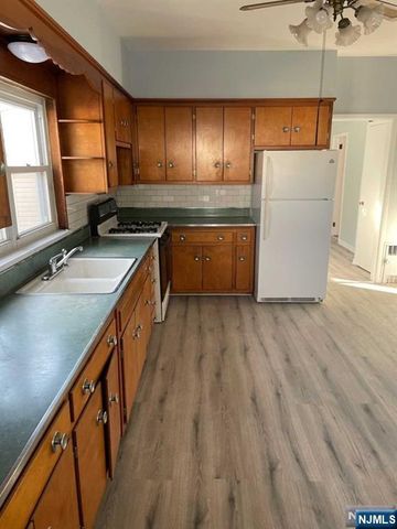 89 Lincoln Avenue, Fair Lawn, NJ 07410