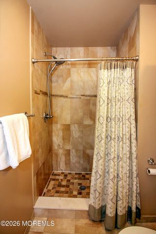 14 Kiwi Loop, Howell, NJ 07731