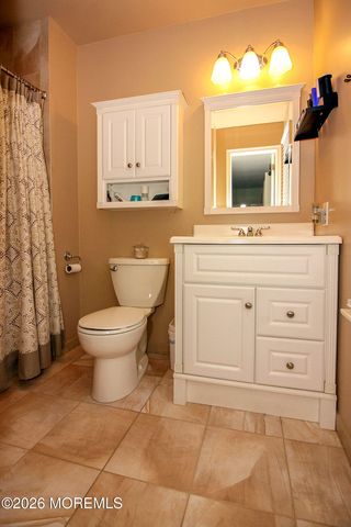 14 Kiwi Loop, Howell, NJ 07731