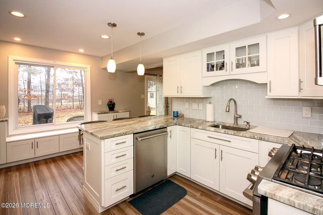 14 Kiwi Loop, Howell, NJ 07731