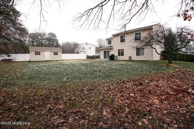 14 Kiwi Loop, Howell, NJ 07731