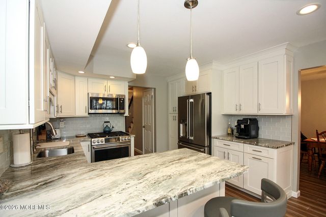 14 Kiwi Loop, Howell, NJ 07731