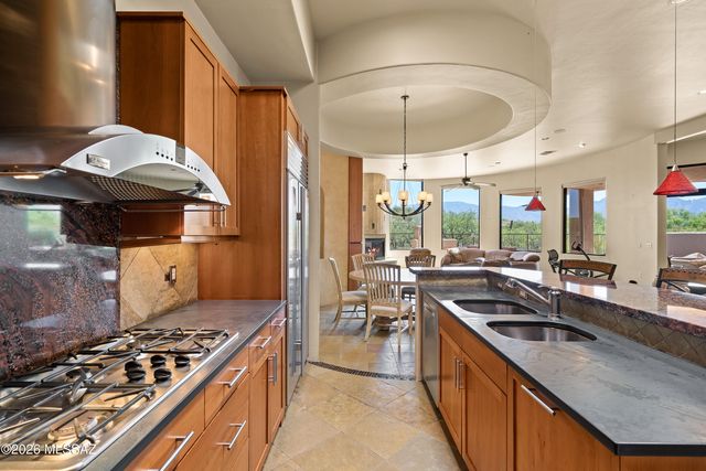 13854 N Open Green Drive, Oro Valley, AZ 85755