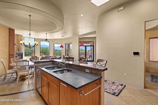 13854 N Open Green Drive, Oro Valley, AZ 85755