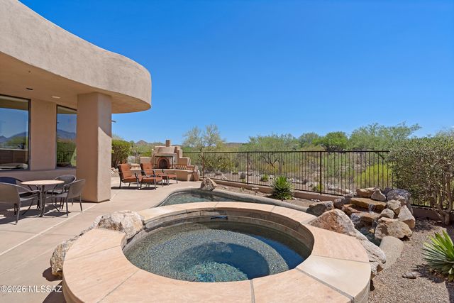 13854 N Open Green Drive, Oro Valley, AZ 85755
