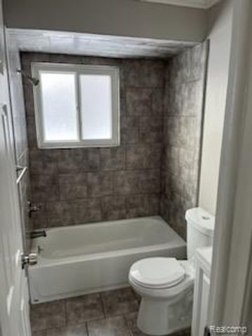 22521 Euclid Street, St. Clair Shores, MI 48082