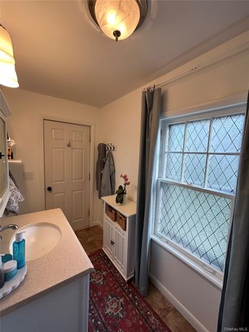 29 Dale Avenue, Ossining, NY 10562