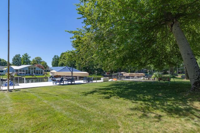 61626 Lagoon Drive, Penn Twp, MI 49031