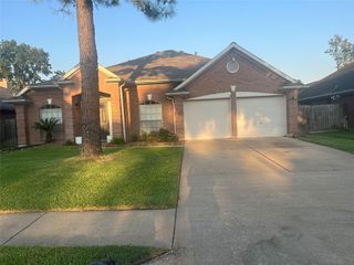 10818 Oak Acres Drive, Houston, TX 77065
