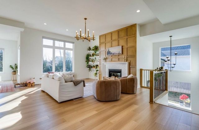 1605 N Lakeside Dr, Andover, KS 67002