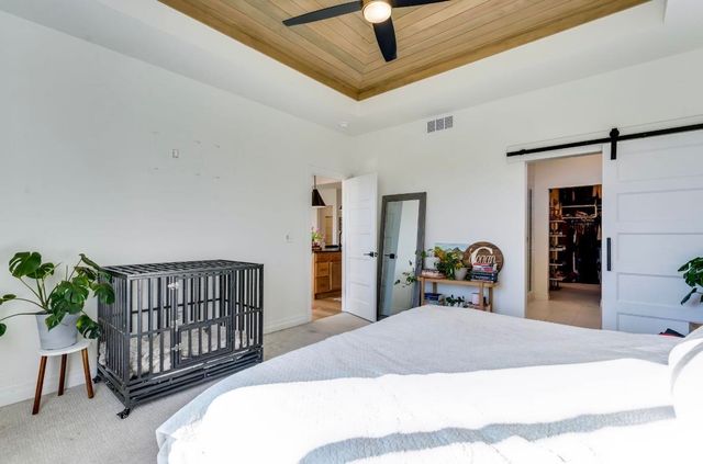 1605 N Lakeside Dr, Andover, KS 67002