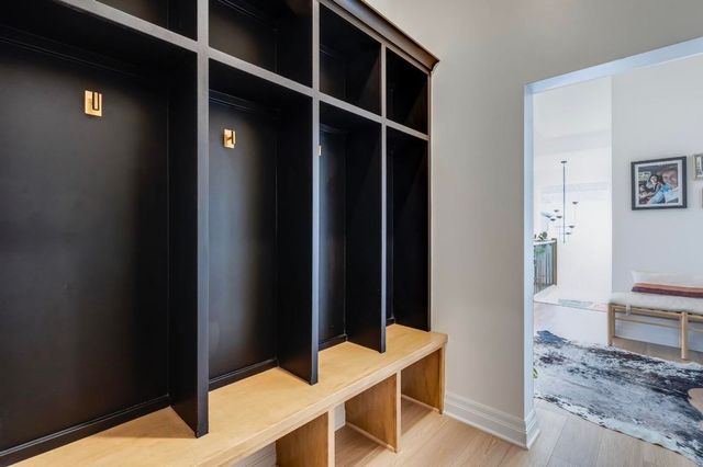 1605 N Lakeside Dr, Andover, KS 67002