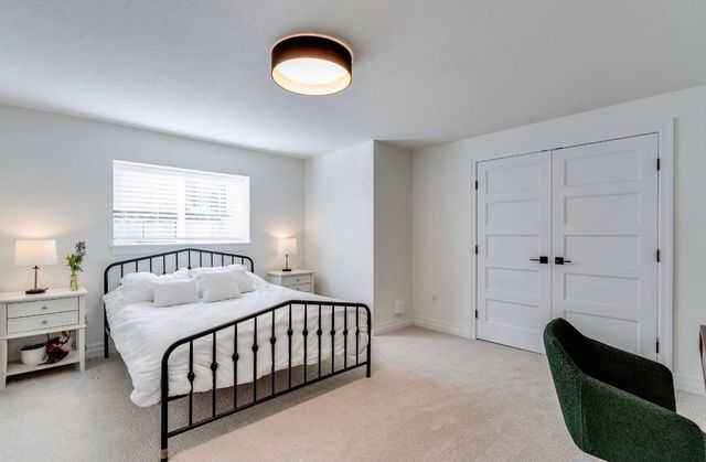 1605 N Lakeside Dr, Andover, KS 67002