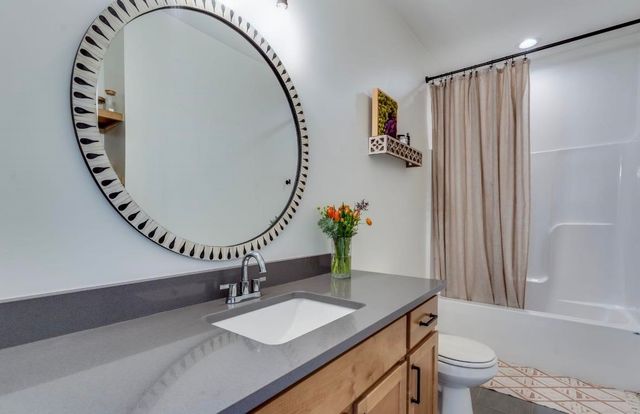 1605 N Lakeside Dr, Andover, KS 67002