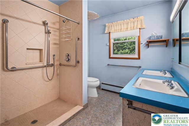 735 Gottwald Drive, Bethlehem City, PA 18015