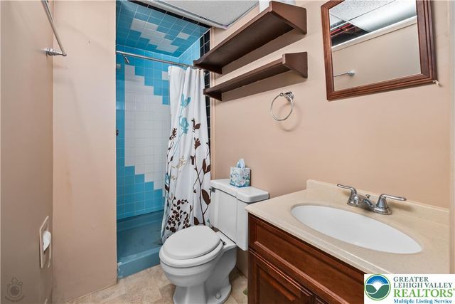 735 Gottwald Drive, Bethlehem City, PA 18015