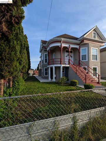 1086 66Th St, Oakland, CA 94608