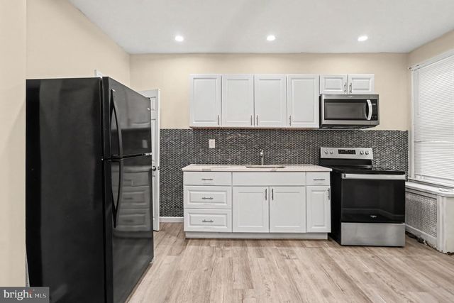 2930 N LAMBERT ST, Philadelphia, PA 19132
