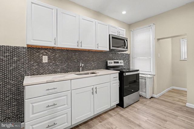 2930 N LAMBERT ST, Philadelphia, PA 19132