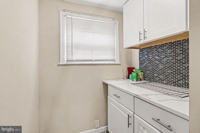 2930 N LAMBERT ST, Philadelphia, PA 19132