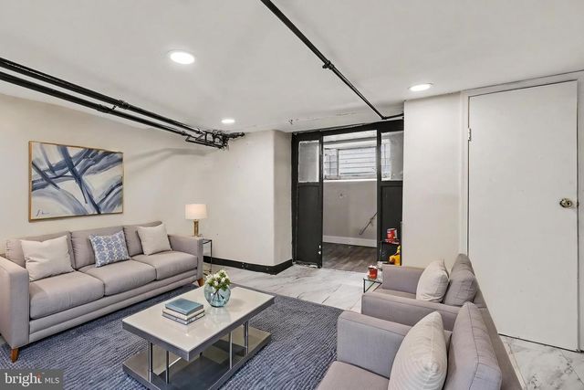 2930 N LAMBERT ST, Philadelphia, PA 19132
