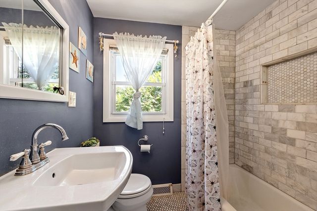 31 Spring View Dr, Lynn, MA 01904