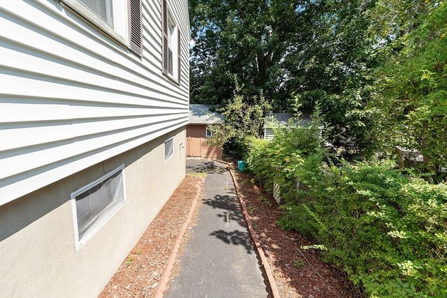 31 Spring View Dr, Lynn, MA 01904