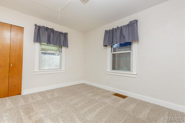 829 Perry Street, St Charles, MO 63301