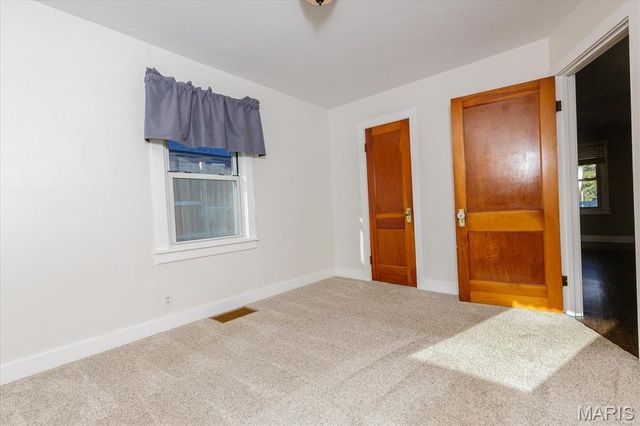 829 Perry Street, St Charles, MO 63301