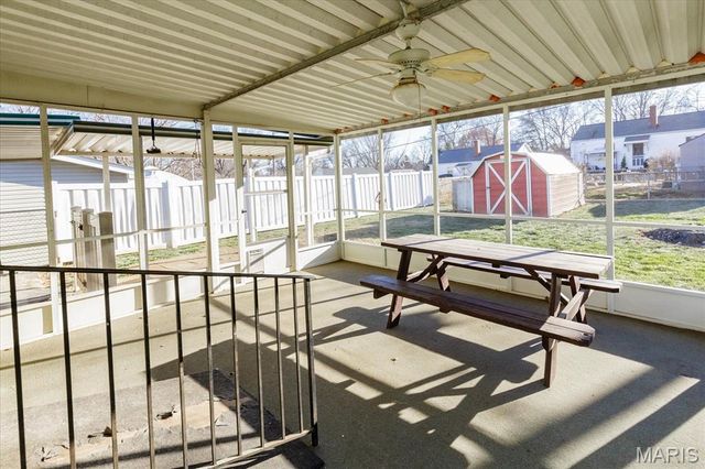 829 Perry Street, St Charles, MO 63301