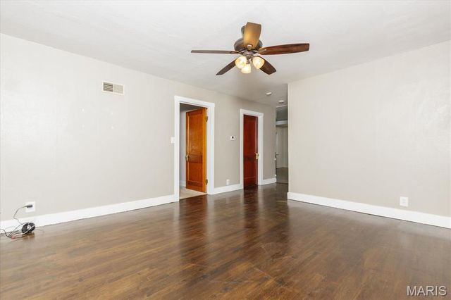 829 Perry Street, St Charles, MO 63301