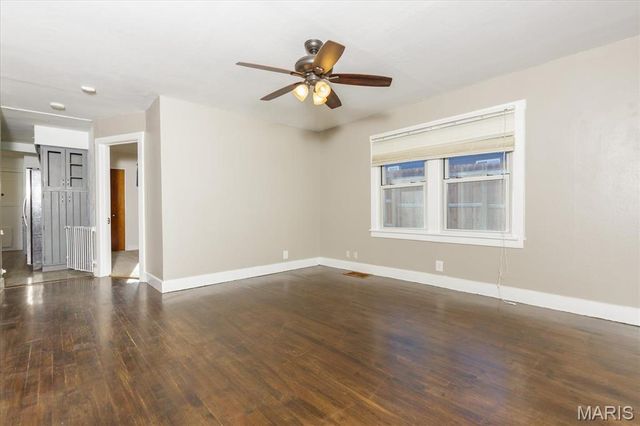 829 Perry Street, St Charles, MO 63301