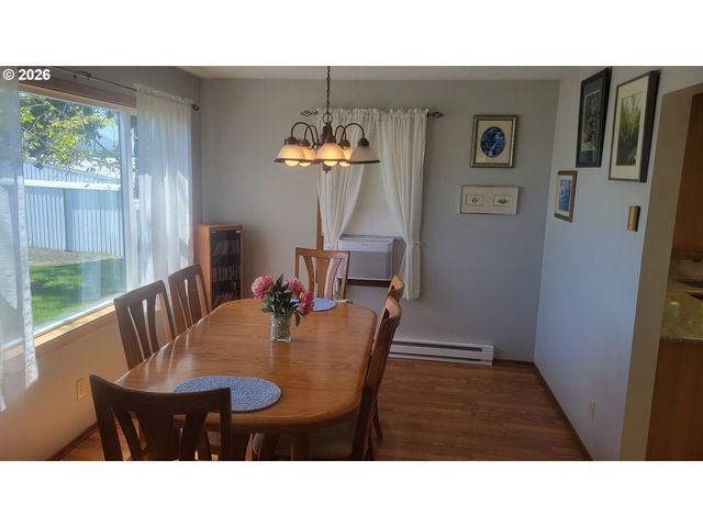 16765 Ne KINGS GRADE, Newberg, OR 97132