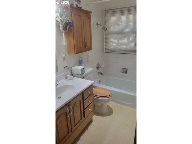 16765 Ne KINGS GRADE, Newberg, OR 97132